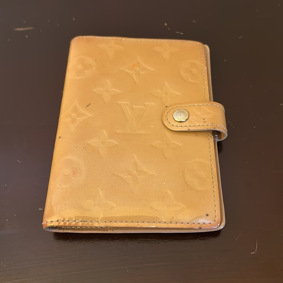 Louis Vuitton tan Vernis agenda . Good condition. Some color transfer! - Picture 7 of 7